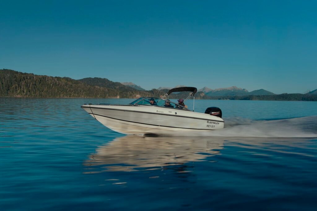 lancha sport 200 navegando en el sur