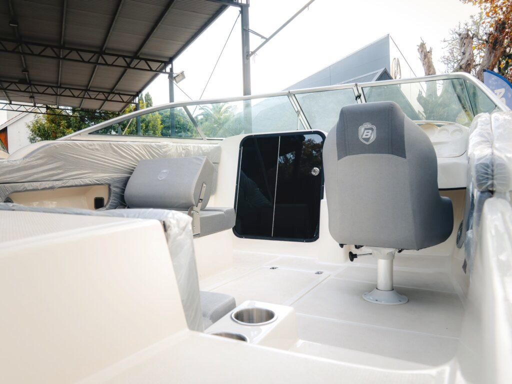 cuddy lancha bermuda interior